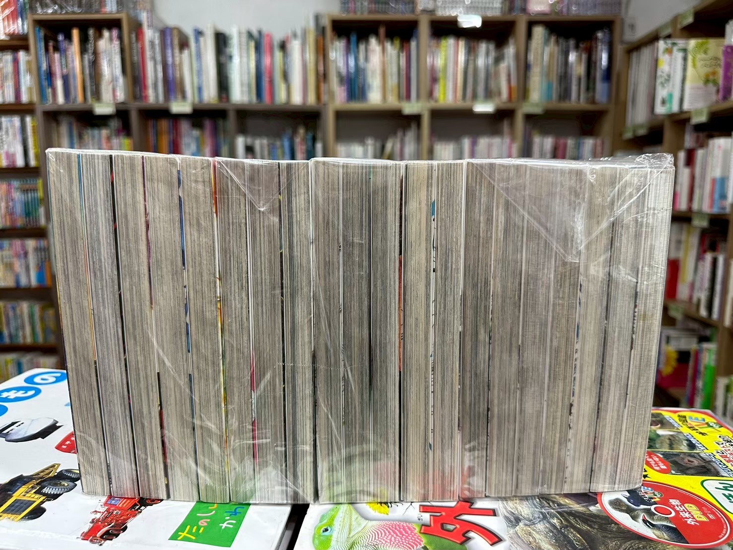 LINE_ALBUM_Comic 3FL_251104_17