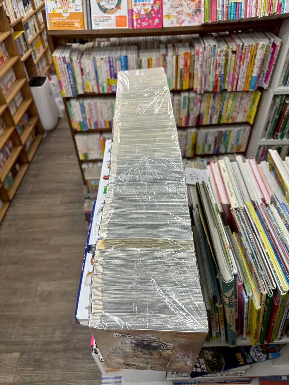 LINE_ALBUM_Comic 3FL_251105_12