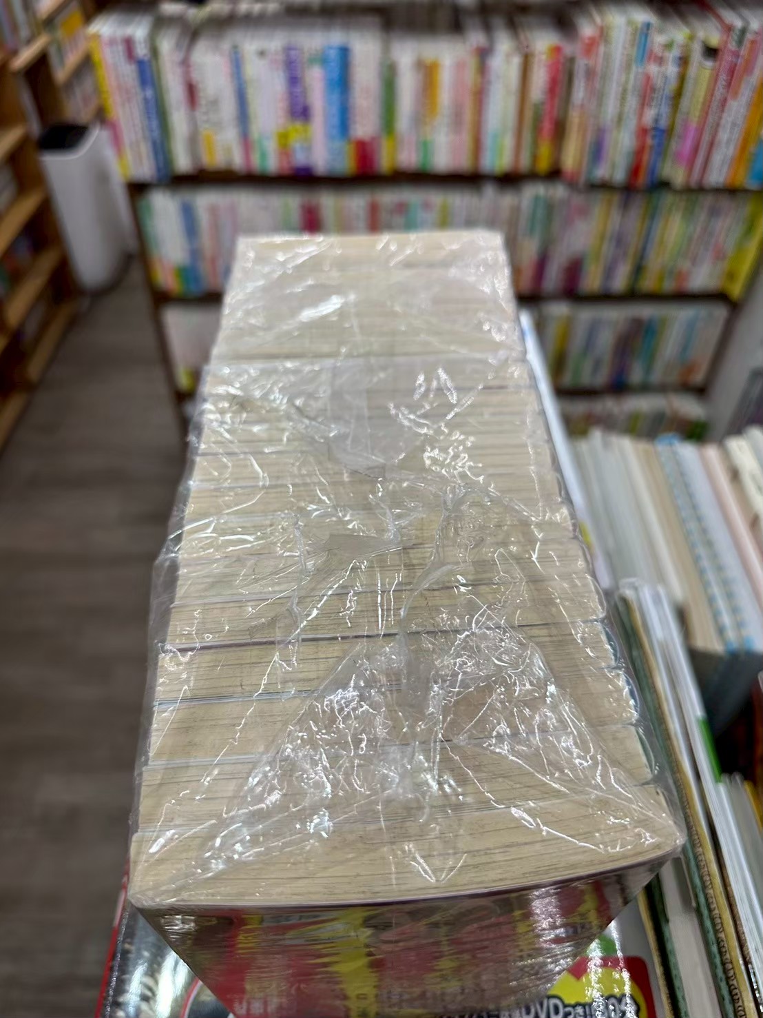 LINE_ALBUM_Comic 3FL_251113_1