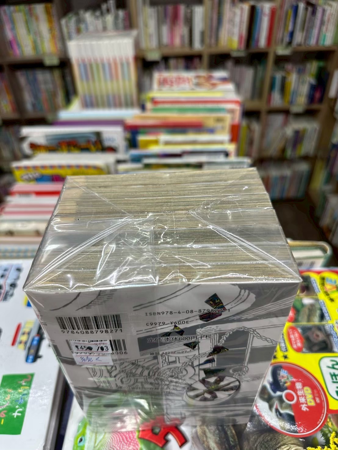 LINE_ALBUM_Comic 3FL_251123_22