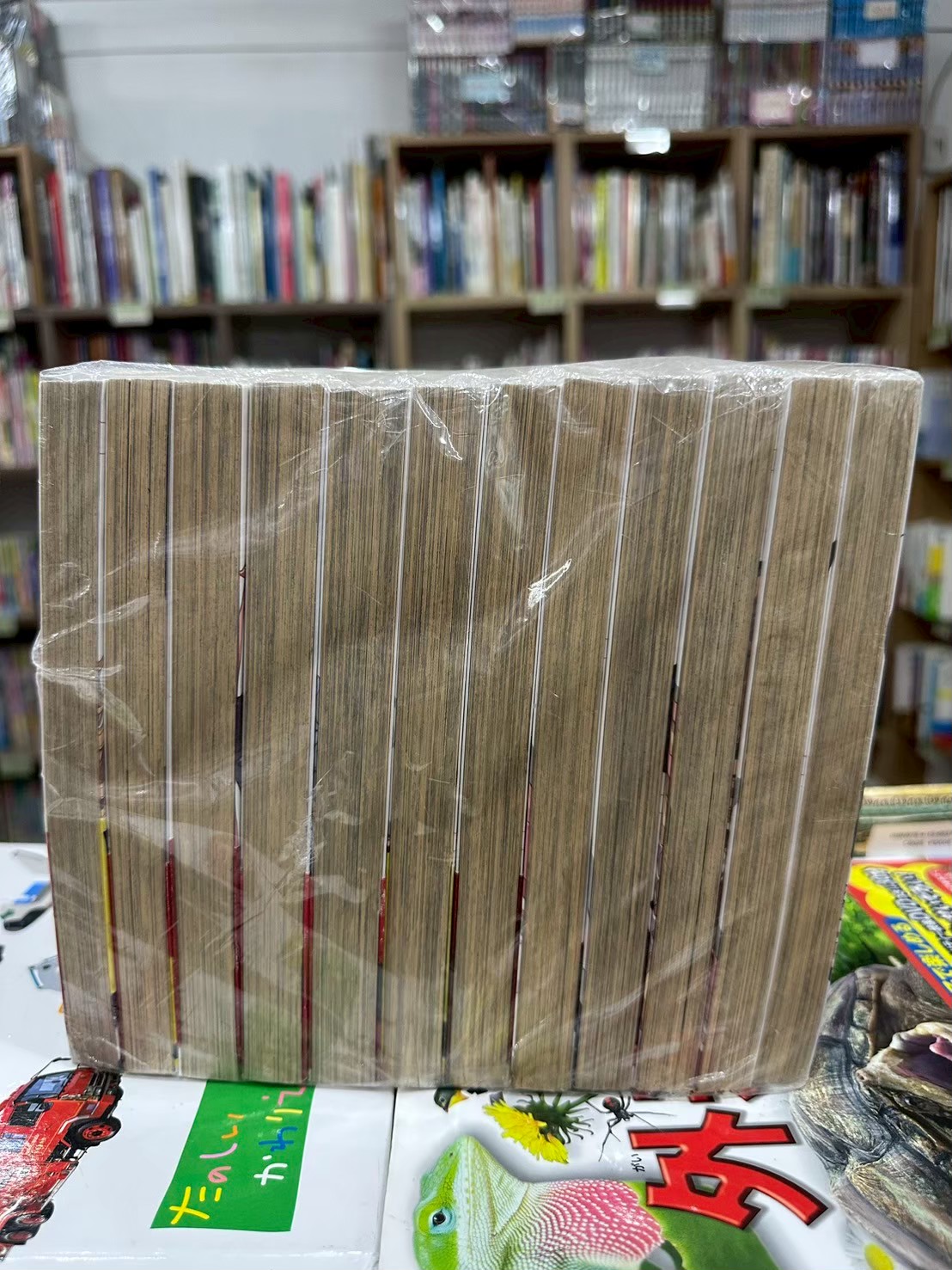 LINE_ALBUM_Comic 3FL_251203_7